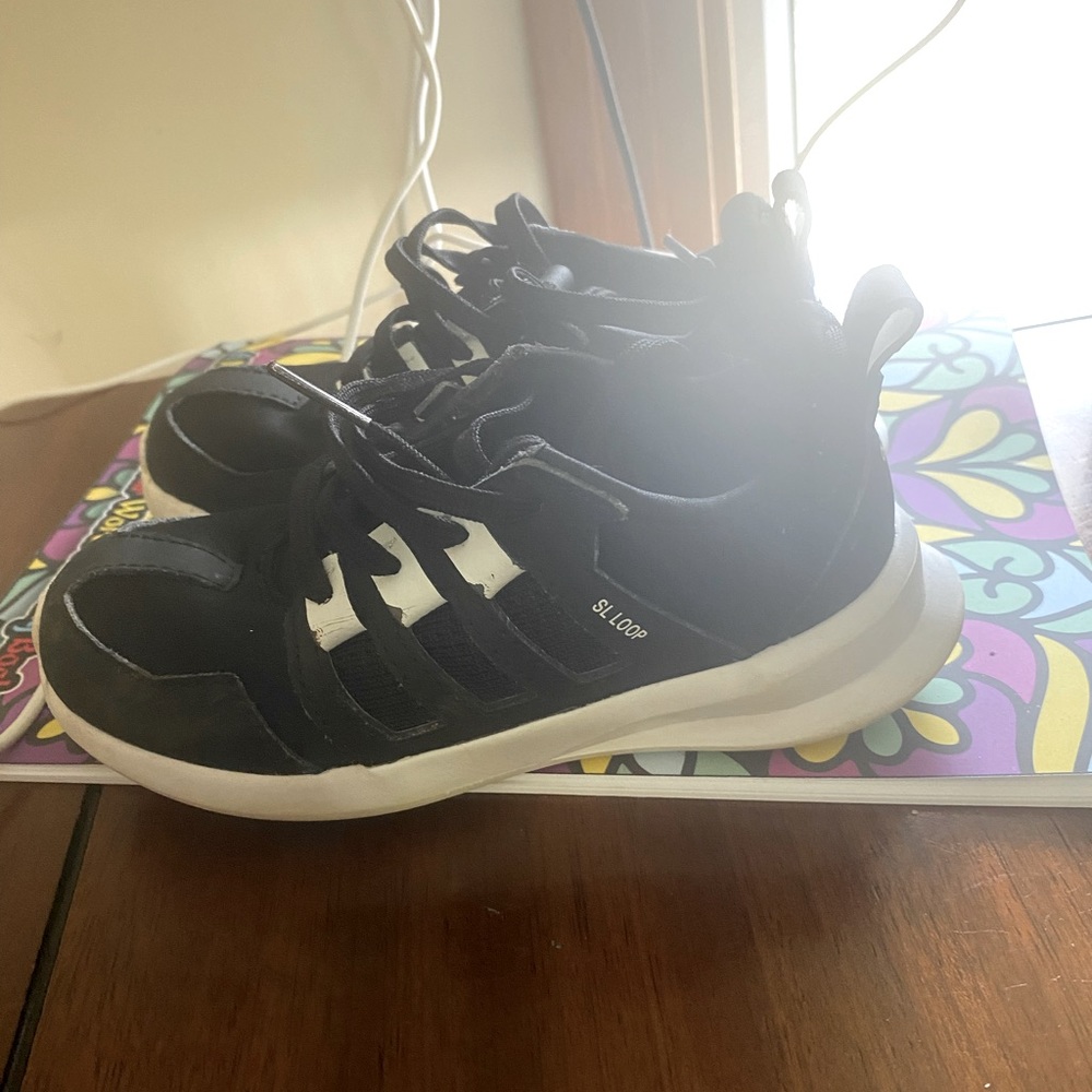 Boys Adidas size ten super cute!